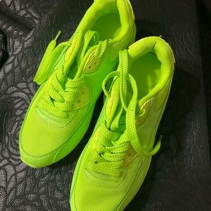 Women’s fashion sneakers